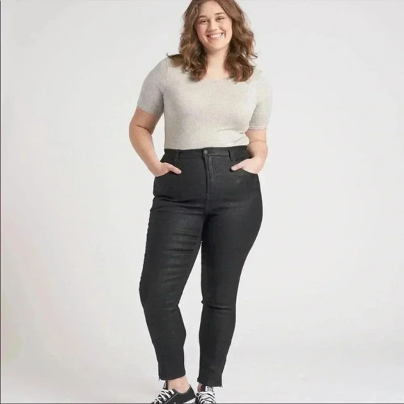Universal Standard NWT Meuse Black High Rise Resin 30” Jeans Sz 4 - Picture 1 of 11